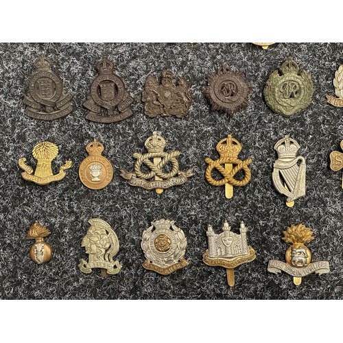 5172 - Collection of British Army Cap badges to include: 17th/21st Lancers: KOSB: Borders: Highland Light I... 