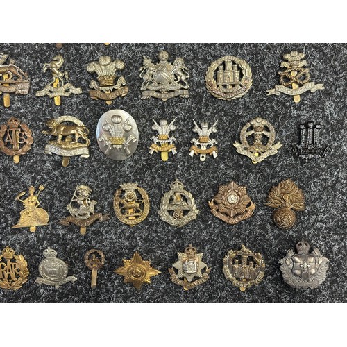 5186 - Collection of British Army Cap badges to include: General Service Corps: Royal Signals: The Buffs: W... 