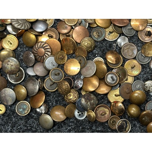 5206 - A quantity of WW2 British and other uniform buttons. (q)