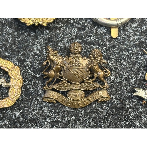 5210 - WW2 British Cap Badge Collection to include: Wiltshire Regt, 5th Dragoon Guards, West Yorks, Gresham... 