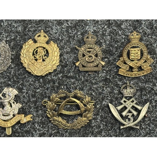 5211 - WW2 British Cap Badge Collection to include: Argyl & Sutherland Highlanders, Army Service Corps, Roy... 