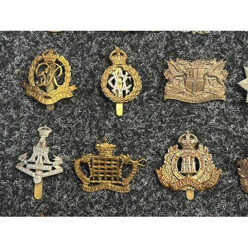 5211 - WW2 British Cap Badge Collection to include: Argyl & Sutherland Highlanders, Army Service Corps, Roy... 