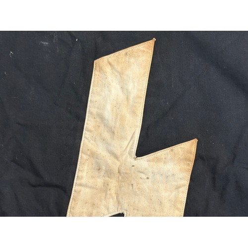 5247 - WW2 Third Reich DJ Trumpet Banner. Multipart construction, white rune on black backing. Size 47cm x ... 