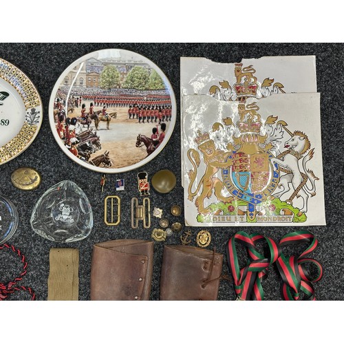 5303 - A quantity of mixed militaria to include WW2 RAC Sweetheart hankie, Pair of Spurs, Brass belt Buckle... 