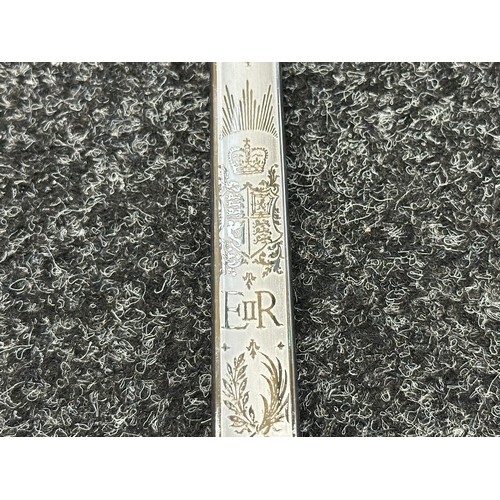 5313 - ERII 1981 Wilkinson Sword Presentation Sword with fullered single edged plate blade 817mm in length ... 