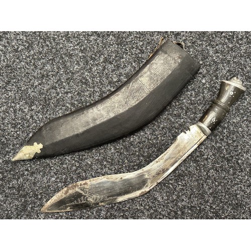 5317 - Post War Gurhka Kukri Knife with single edged blade 285mm in length with puch mark decoration. Horn ... 