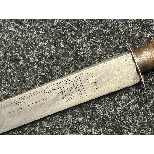 5319 - South East Asian Machete with single edged blade 458mm in length with etched decoration to both side... 