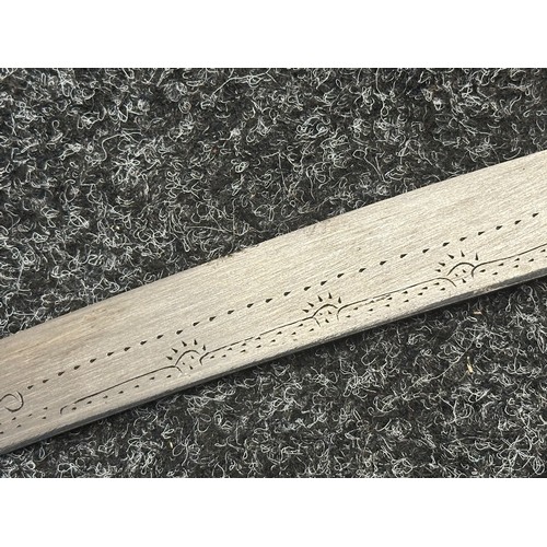 5319 - South East Asian Machete with single edged blade 458mm in length with etched decoration to both side... 