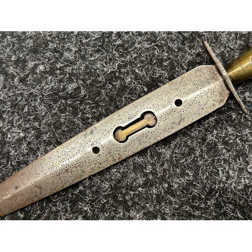 5325 - Spanish Dagger with double edged blade 190mm in length marked 