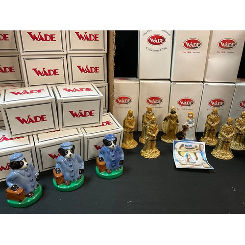 211 - Wade - a quantity of Wade figures, Travelling Badger, Wade on tour 1998 series, approx. 60 figures; ... 