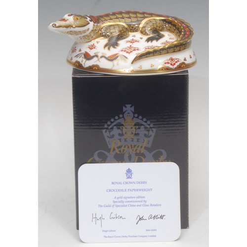 3065 - A Royal Crown Derby paperweight, Crocodile, Exclusive Gold Signature Edition for The Guild of Specia... 