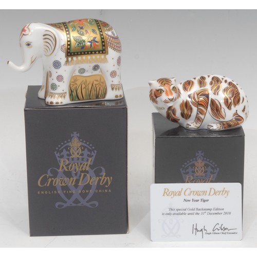 3111 - A Royal Crown Derby paperweight, New Year Tiger, special gold backstamp edition for 2010, gold stopp... 