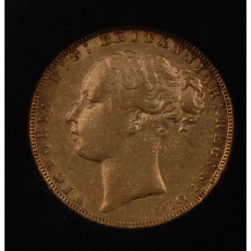 3033 - Gold coins - 22ct gold The Queen Victoria Young Head St George and the Dragon sovereign, 7.98g, 1876... 