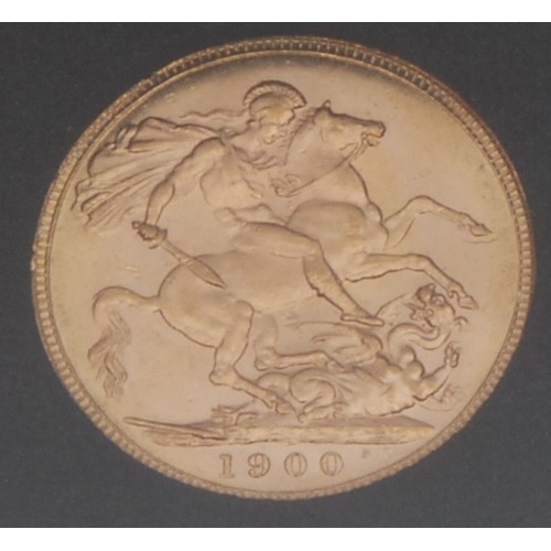 3034 - Gold coins - 22ct gold The Queen Victorian Old Head St George and the Dragon sovereign, 7.98g, 1900,... 