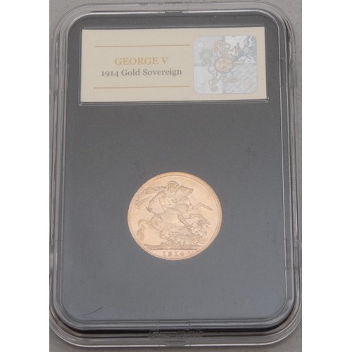 3035 - Gold coins - 22ct gold The World War I Centenary sovereign pair, comprising two George V sovereigns,... 