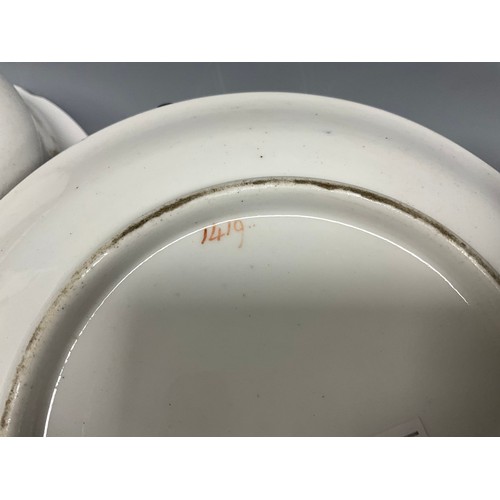 6294 - A 19th century English tea service for eight, painted to the central reserves with a floral arrangem... 