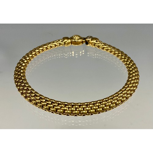 6273 - An Italian 18ct gold flex-it bracelet, by Fope, Gioielli,  19cm long, signed spring clasp, stamped M... 