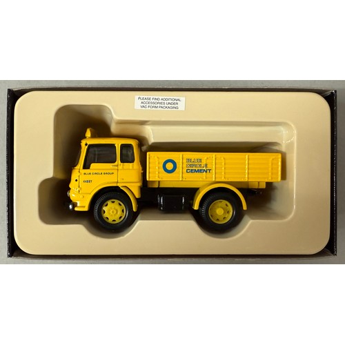 3040 - Corgi Toys  - Classics, 55301 U.S Road Transport Allied Diamond T980 & 24 Wheel Girder Trailer with ... 