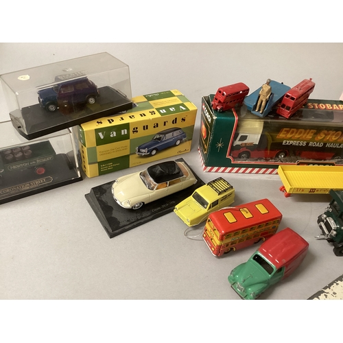 3034 - Vintage Diecast toys dos varying scales to include Dinky and modern makes-large selection of die cas... 