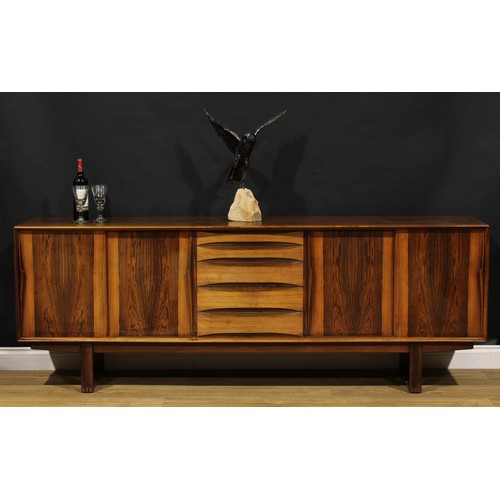 4320 - Mid-century Design - a Danish rosewood sideboard, designed by Arne Vodder for Skovby Møbelfabrik, 80... 