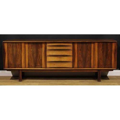 4320 - Mid-century Design - a Danish rosewood sideboard, designed by Arne Vodder for Skovby Møbelfabrik, 80... 