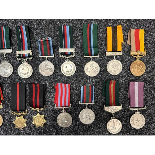 5074 - Pakistani Medal Collection comprising of: Pakistan Independance Medal 1947 GRVI to 3631690 Sep Baz K... 