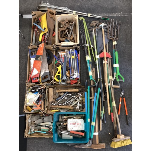 Tools - Garden, mechanical, woodworking; rakes, pitchforks, wire ...