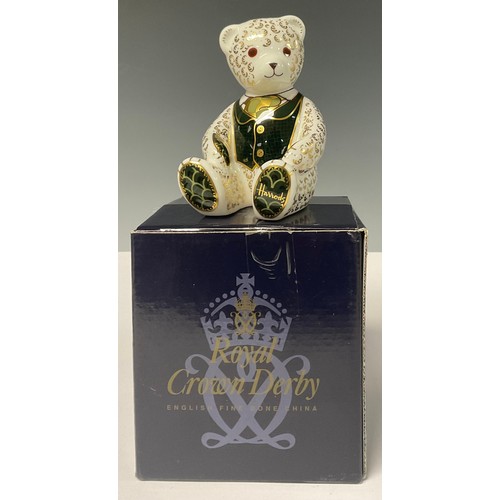 3144 - A Royal Crown Derby paperweight, Princess Charlotte Teddy Bear, to celebrate the birth of HRH Prince... 