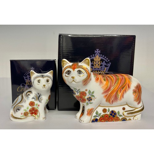 3172 - A Royal Crown Derby paperweight, Sugar Cat, Collector's Guild exclusive, gold stopper, 14cm long, pr... 