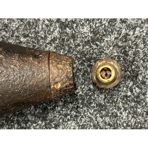 5207 - WW2 Soviet 122mm Howitzer 1938 Dated Shell Case complete with shell INERT & FFE. Large size case is ... 