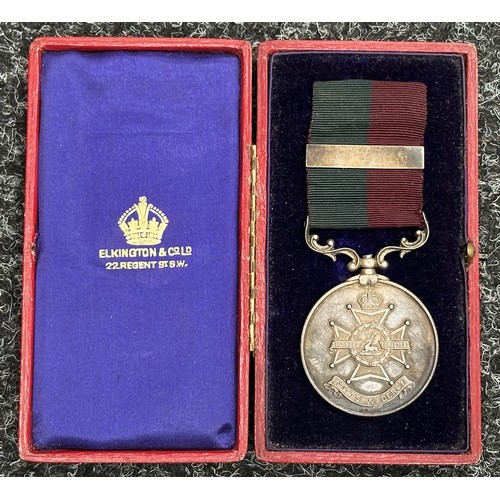 5218 - Mixed items to include: WW2 Sherwood Foresters Medalion in case of issue, WW2 British cap badges, en... 