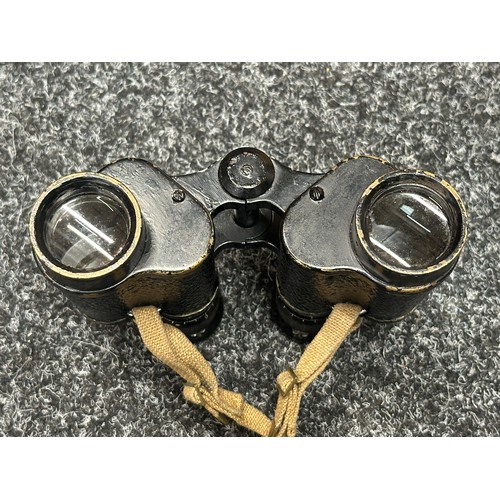 5220 - WW2 British Binoculars Prism No.2 MK2 x 6 serial number 139018. Maker marked and dated 