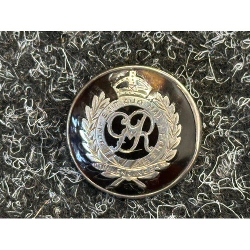 5221 - WW2 British Lapel Badges & Sweetheart badges to include Royal Engineers in Tortoiseshell and Hallmar... 