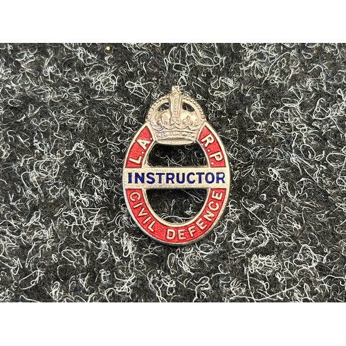 5221 - WW2 British Lapel Badges & Sweetheart badges to include Royal Engineers in Tortoiseshell and Hallmar... 