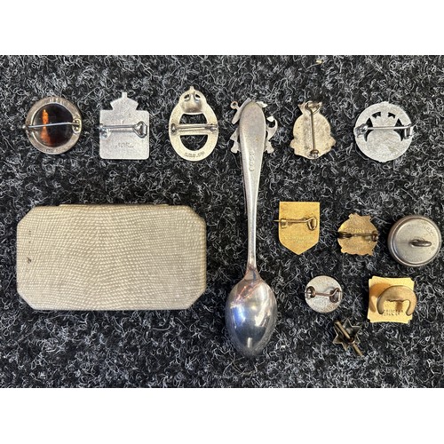 5221 - WW2 British Lapel Badges & Sweetheart badges to include Royal Engineers in Tortoiseshell and Hallmar... 