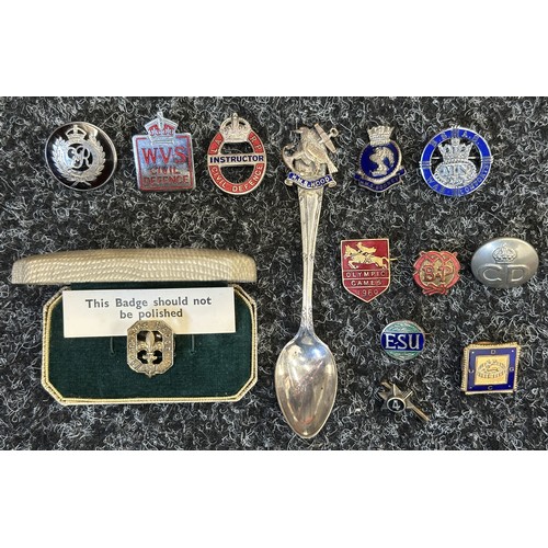 5221 - WW2 British Lapel Badges & Sweetheart badges to include Royal Engineers in Tortoiseshell and Hallmar... 