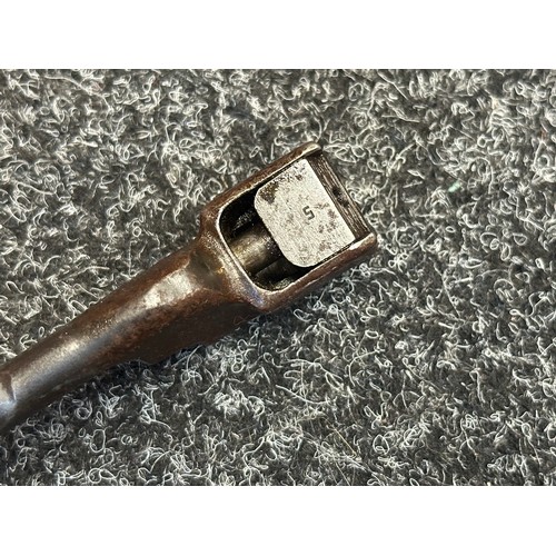 5222 - WW2 British No4 MKII Bayonet and scabbard. Maker marked 