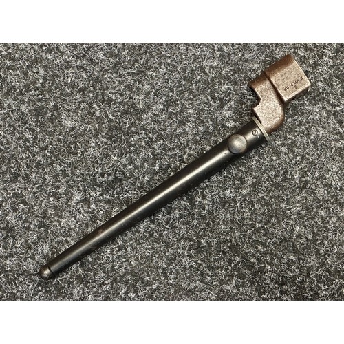 5222 - WW2 British No4 MKII Bayonet and scabbard. Maker marked 