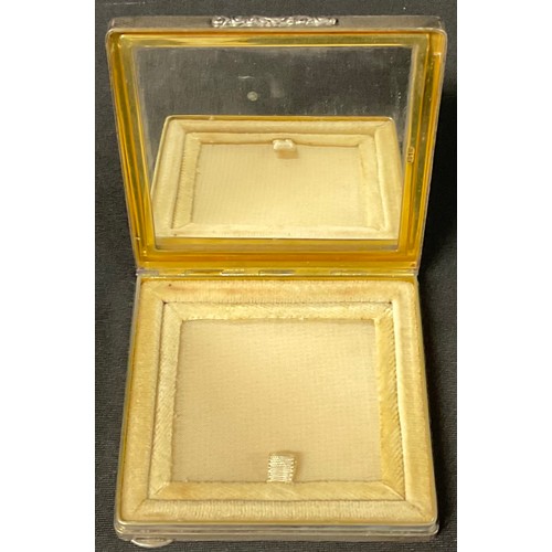 Lot 32        