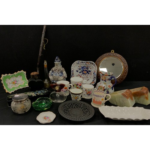 76 - Boxes and objects -19th century christening and motto cups, lidded lacquered box, onyx bookends, car... 