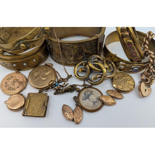 325 - A selection of gold plated and costume jewellery,
to include a 
