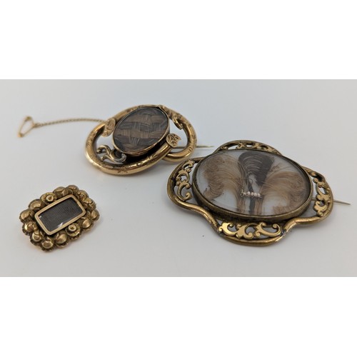 352 - A selection of Victorian unmarked yellow metal mourning jewellery;
to include an unmarked yellow met... 