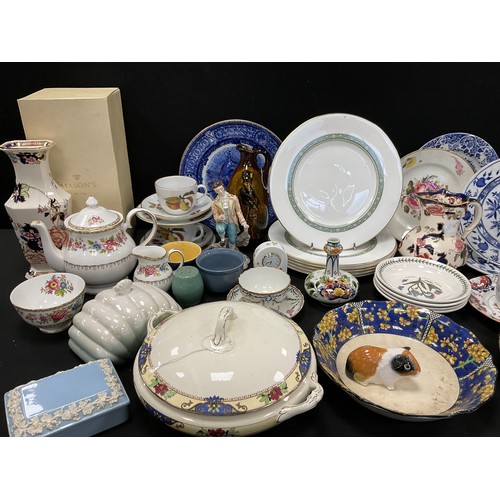 129 - Ceramics - a set of six Royal Doulton Lombardy pattern plates, four Portmerion Botanic Garden desert... 