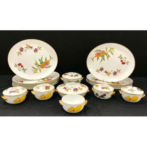 70 - A Royal Worcester Evesham pattern part dinner set with nine large oval dinner plates, assorted sized... 
