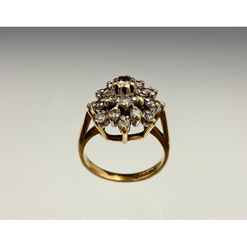 177 - An 18ct gold diamond cluster ring, set with an approx. 0.08ct round brilliant cut diamond in the cen... 