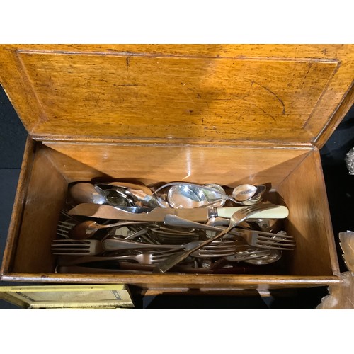 163 - Boxes and Objects - a pair of moss agate bookends; an early 20th century counter bell inkstand; a Bl... 