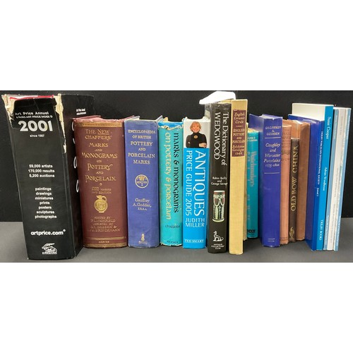 260 - Books, Antiques & Art reference inc Geoffrey Godden Caughley & Worcester porcelains, Encyclopaedia o... 