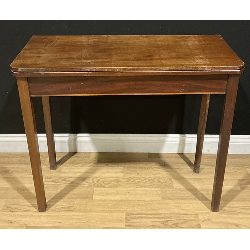 103 - A George III mahogany tea table, hinged top, 73cm high, 87.5cm wide, 40.5cm deep
