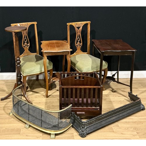 114 - Furniture - a pair of Edwardian beech bedroom chairs, carved and pierced back splats, slender cabrio... 
