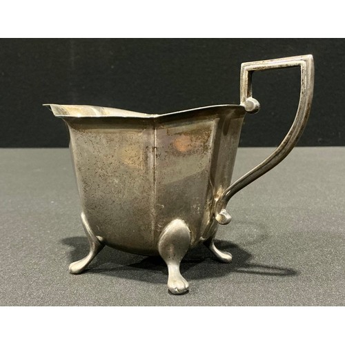 80 - A George VI silver milk jug, of octagonal panelled form, Viners, Sheffield 1939, 159.5g